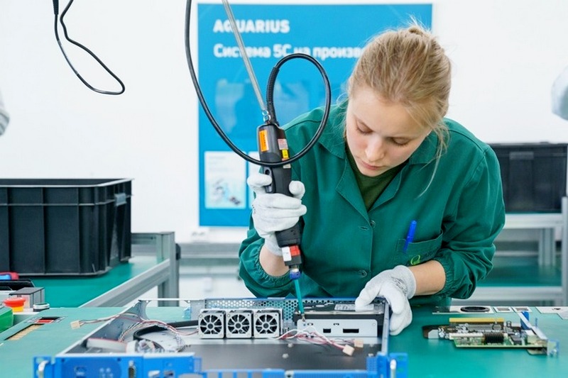 «Аквариус» запустил в Ивановской области производство планшетов и материнских плат для них